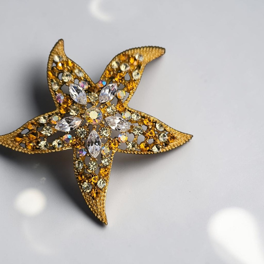 Gold Tone Starfish Brooch Rhinestone Nautical Coastal Statement Jewelry Pin